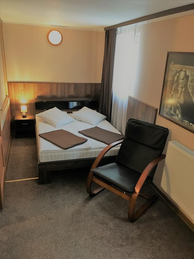 Hotel Villa Rezydent Вроцлав Екстер'єр фото